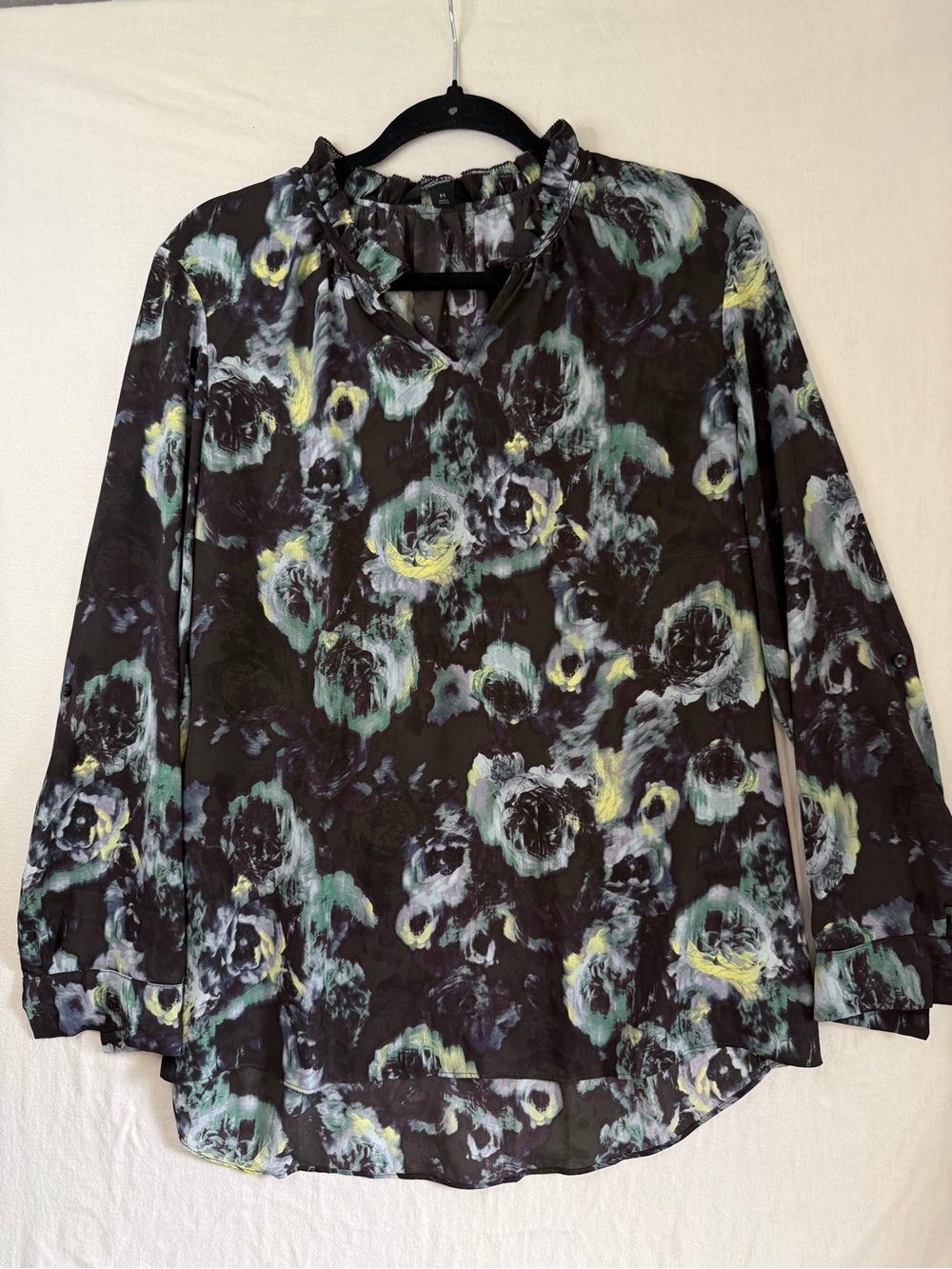Simply Vera Wang Floral Print V neck Long-Sleeve Blouse - Black/Green Size M